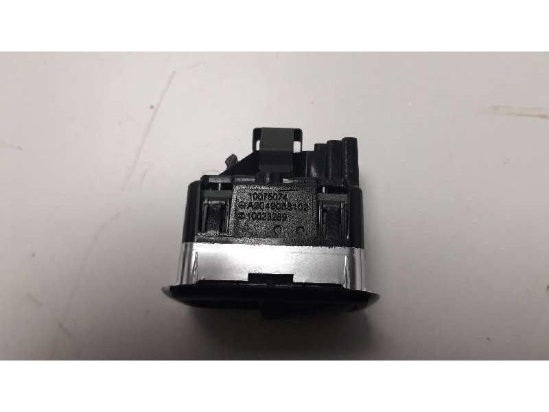 Recambio de mando elevalunas delantero derecho para mercedes-benz clase cla (w117) cla 220 cdi (117.303) referencia OEM IAM A204