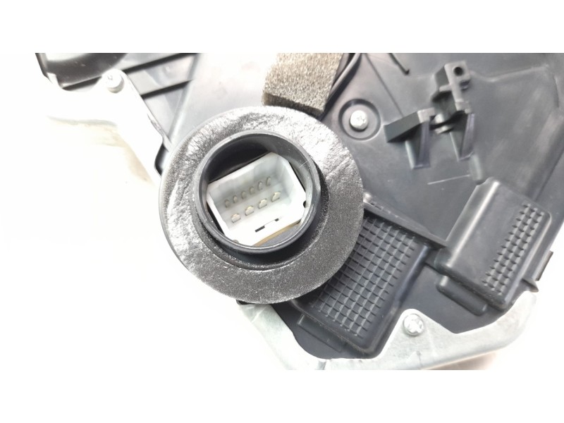 Recambio de cerradura puerta delantera derecha para lexus xe2 is300h referencia OEM IAM 6903060250  