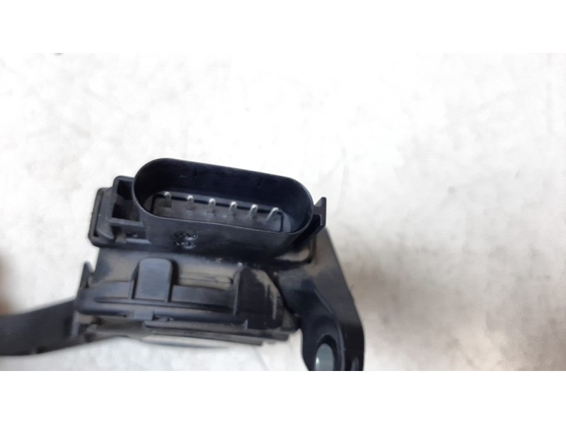 Recambio de potenciometro pedal para ford fiesta (cb1) ghia referencia OEM IAM 8V219F836AA  