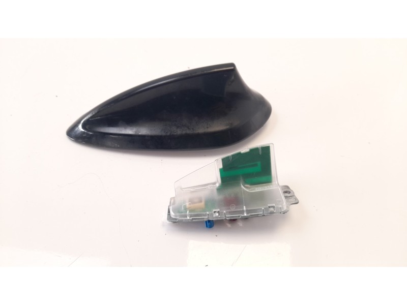 Recambio de antena para bmw serie 3 lim. (f30) 2.0 16v turbodiesel referencia OEM IAM 922689603  