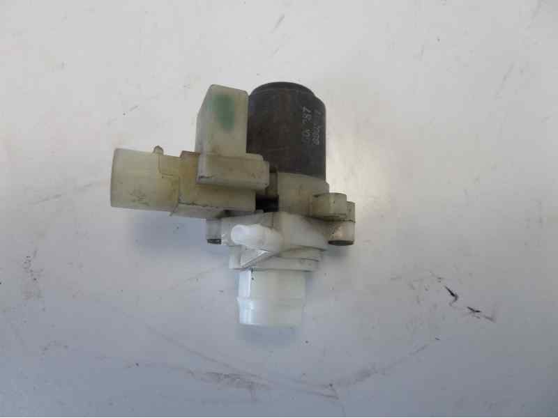 Recambio de bomba limpia para chrysler voyager (gs) 2.4 referencia OEM IAM 880301  