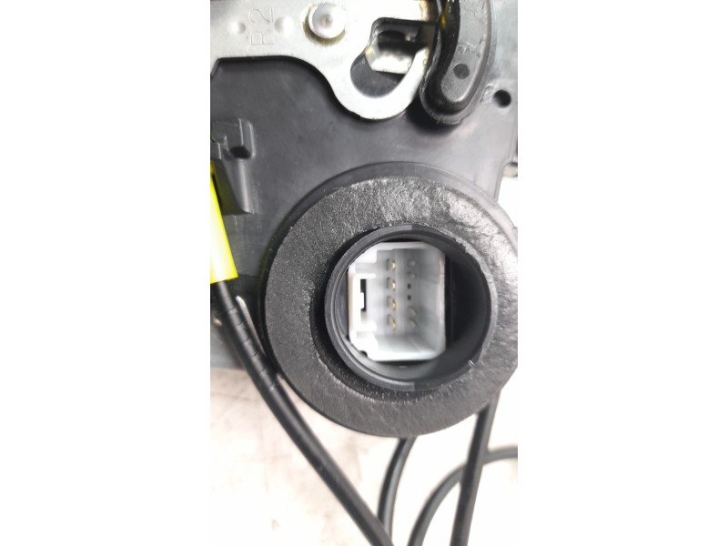 Recambio de cerradura puerta trasera derecha para lexus xe2 is300h referencia OEM IAM 6905033131  