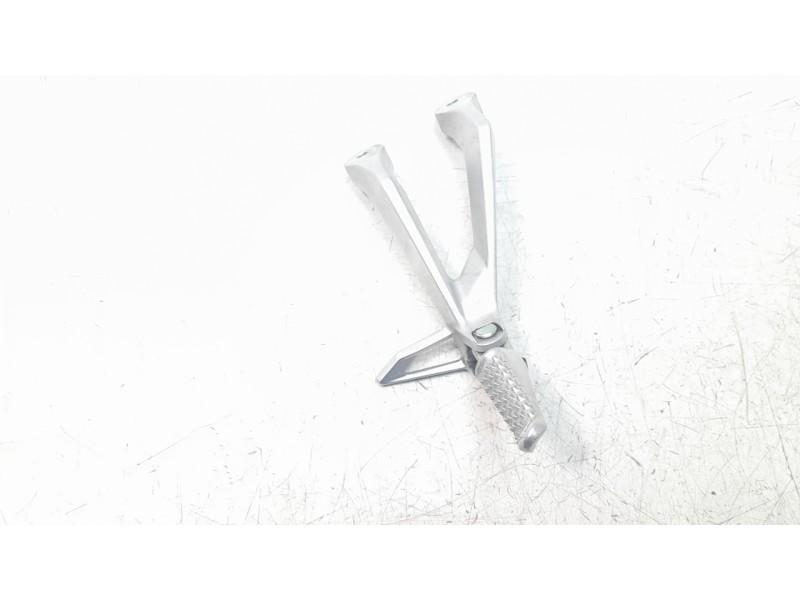 Recambio de estribo para honda cb125 r referencia OEM IAM 50720K94T00  