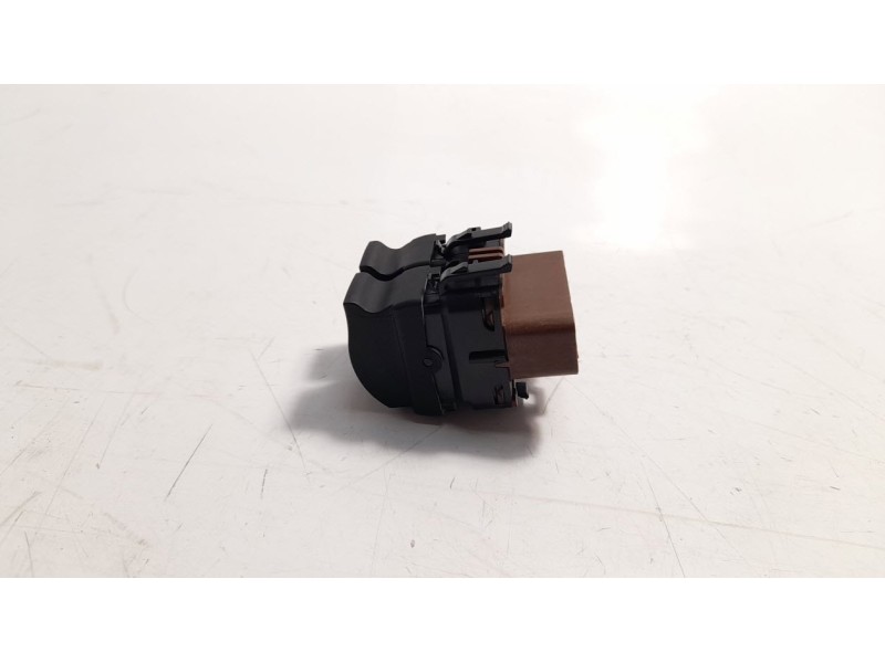 Recambio de mando elevalunas delantero izquierdo para renault clio ii fase ii (b/cb0) referencia OEM IAM  EWSRE008 