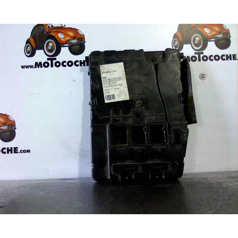 Recambio de caja reles / fusibles para renault megane ii berlina 5p 1.9 dci diesel referencia OEM IAM S11840012  