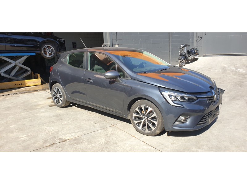 renault clio v del año 2022