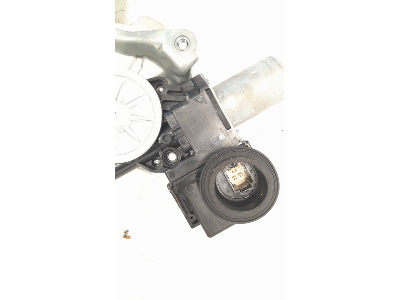 Recambio de elevalunas delantero izquierdo para lexus xe2 is300h referencia OEM IAM 6980253040  