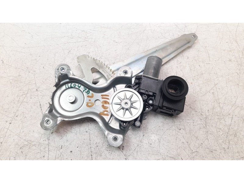 Recambio de elevalunas trasero derecho para lexus xe2 is300h referencia OEM IAM 6980333050  