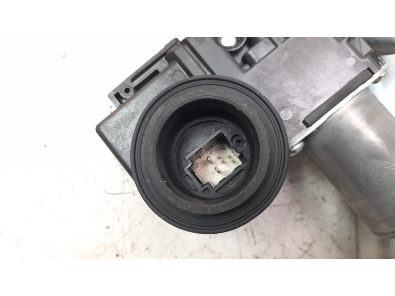 Recambio de elevalunas trasero derecho para lexus xe2 is300h referencia OEM IAM 6980333050  