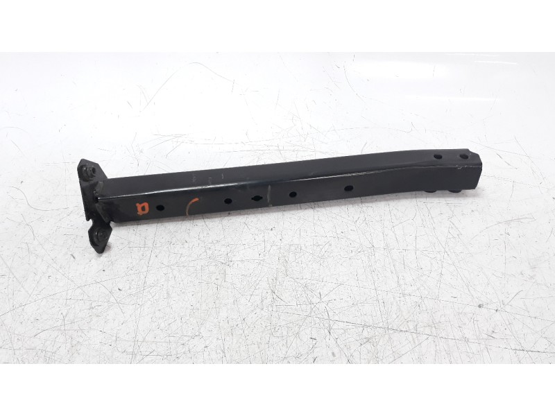 Recambio de travesaño inferior para renault captur ii 1.3 tce referencia OEM IAM 758219523R  