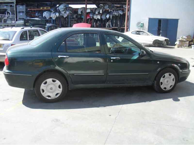 lancia lybra berlina del año 2000