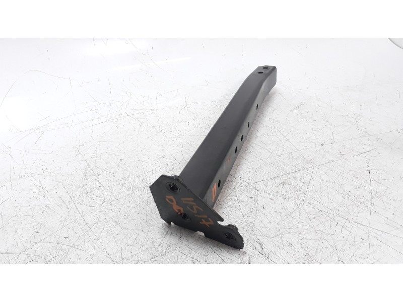 Recambio de travesaño inferior para renault captur ii 1.3 tce referencia OEM IAM 758219523R  
