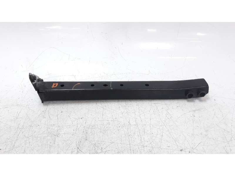 Recambio de travesaño inferior para renault captur ii 1.3 tce referencia OEM IAM 758219523R  