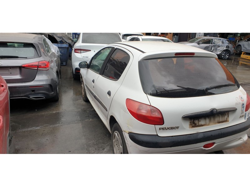 peugeot 206 berlina del año 2000