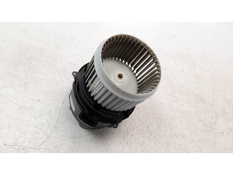 Recambio de ventilador calefaccion para renault captur ii 1.3 tce referencia OEM IAM 272109827R  