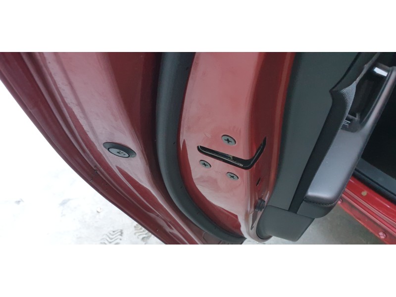 Recambio de cerradura puerta trasera izquierda para mazda 3 berlina (bp) referencia OEM IAM BDMC73310B  