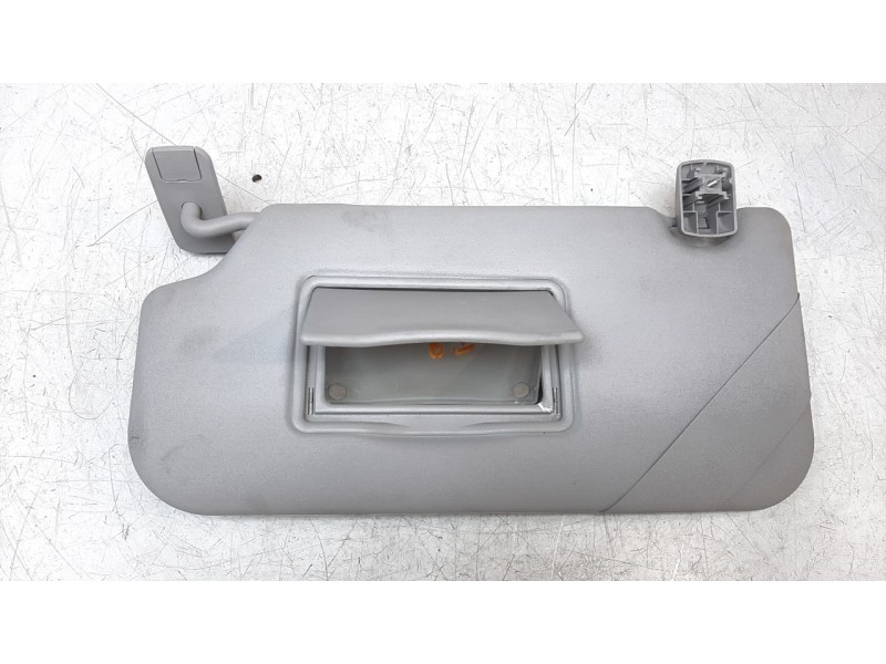 Recambio de parasol izquierdo para ford fiesta (cb1) ghia referencia OEM IAM 1702310  