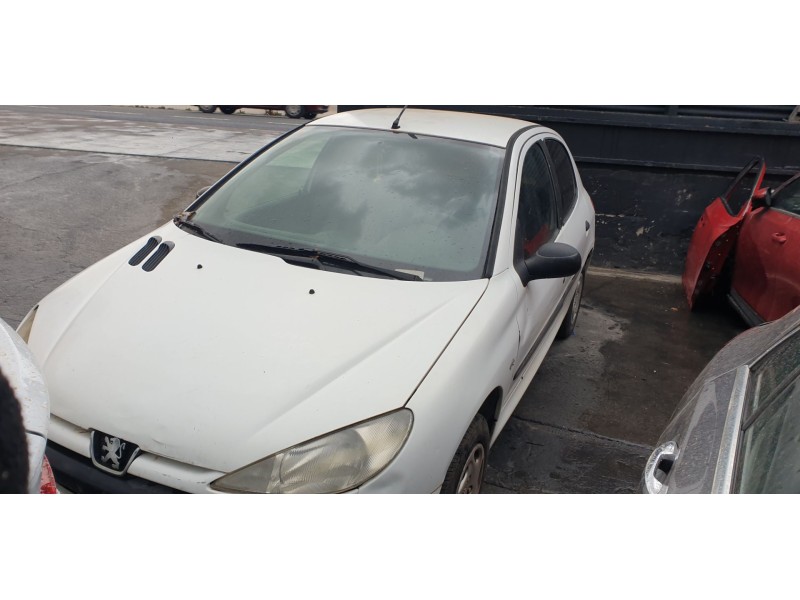 peugeot 206 berlina del año 2000