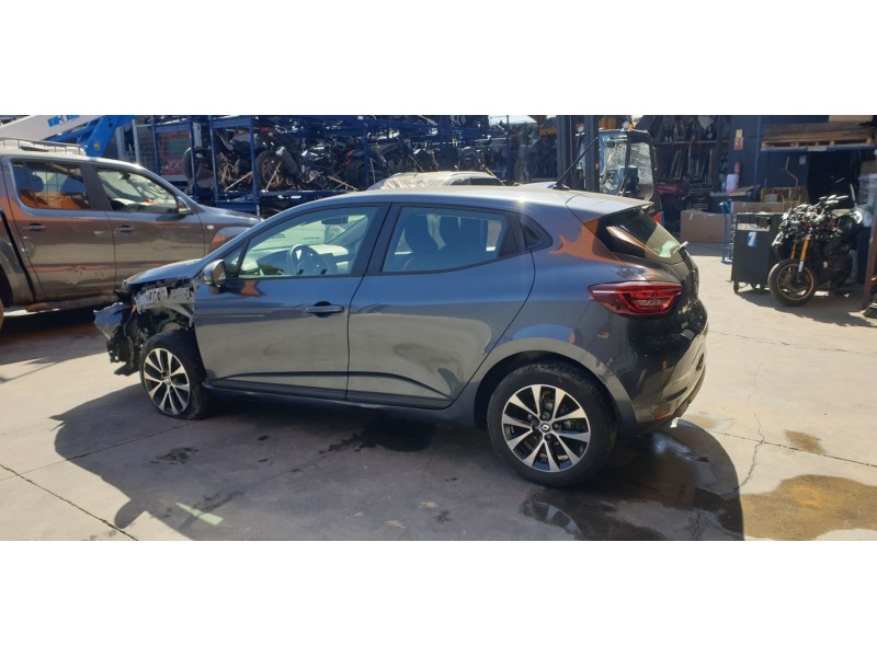 renault clio v del año 2022