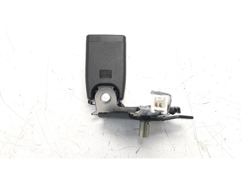 Recambio de cinturon seguridad trasero central para mazda 3 berlina (bp) referencia OEM IAM BAH150037J  