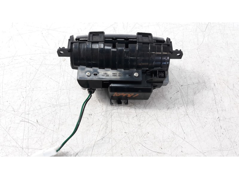 Recambio de cenicero para infiniti q50 3.5 v6 cat (híbrido) referencia OEM IAM 688004GA0A  