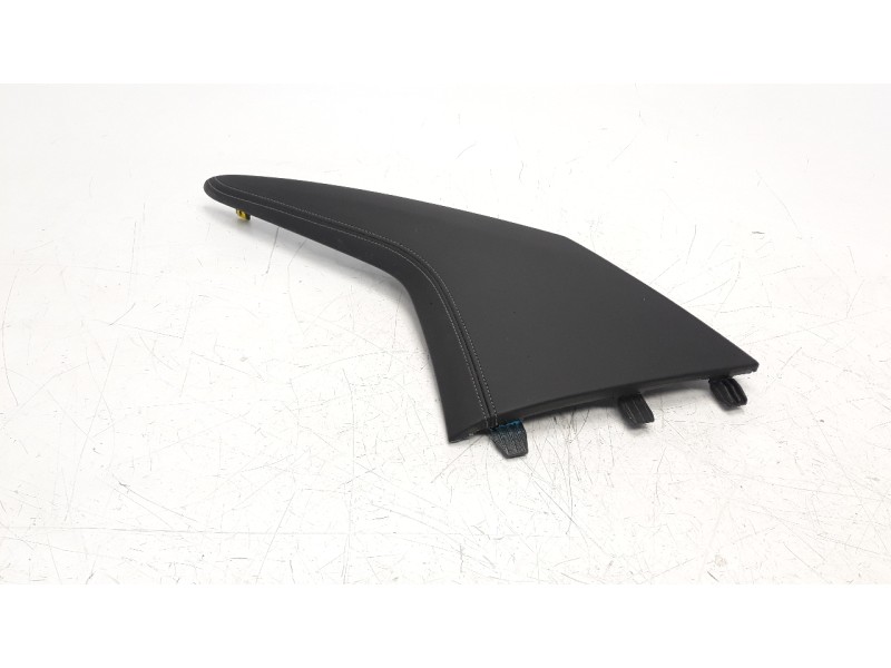 Recambio de moldura para opel grandland x 1.2 referencia OEM IAM YP00054877  