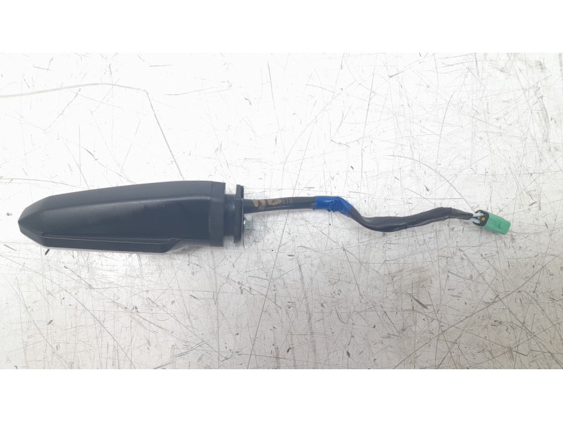 Recambio de piloto delantero derecho para honda cb125 r referencia OEM IAM 33400KZZJ01  