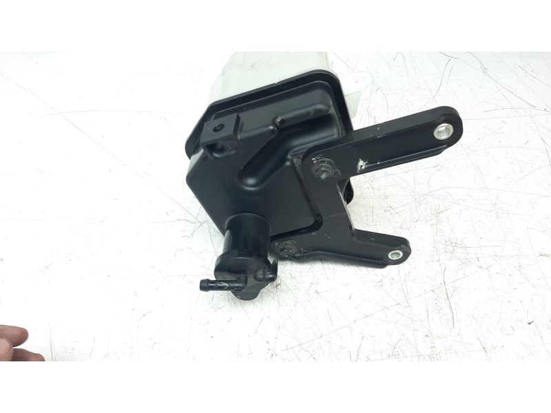 Recambio de deposito expansion para mazda 3 berlina (bp) referencia OEM IAM PAF115351  