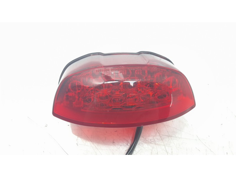 Recambio de piloto trasero central para honda cb125 r referencia OEM IAM 33701K98E21  