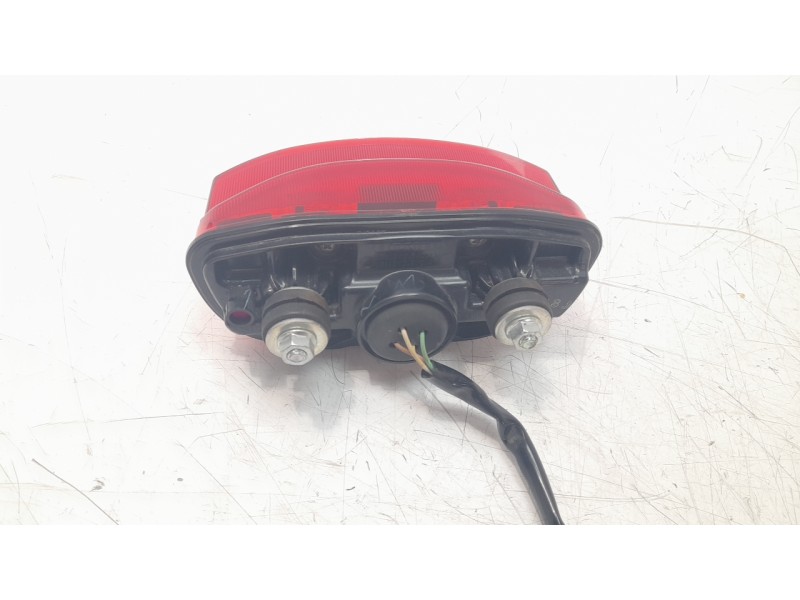 Recambio de piloto trasero central para honda cb125 r referencia OEM IAM 33701K98E21  