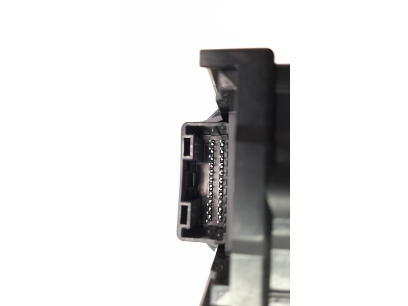 Recambio de mando elevalunas delantero izquierdo para lexus xe2 is300h referencia OEM IAM 8404053230  