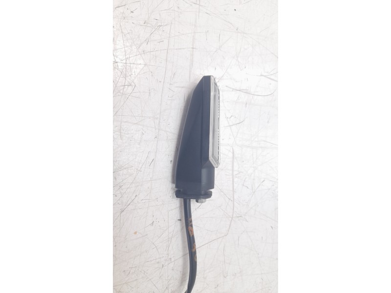 Recambio de piloto trasero derecho para honda cb125 r referencia OEM IAM 33600K94T01  