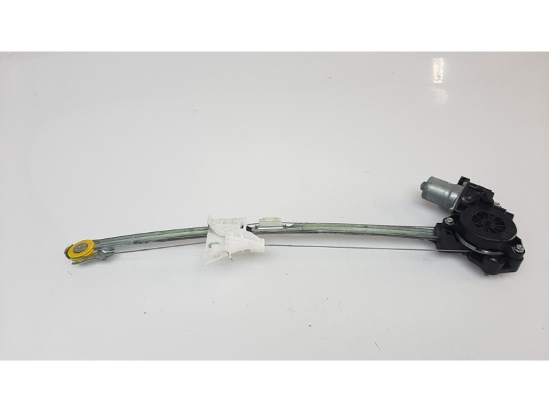 Recambio de elevalunas trasero derecho para mazda 3 berlina (bp) referencia OEM IAM BCJH72590A  