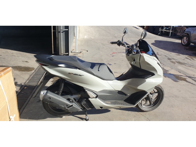Recambio de deposito combustible para honda pcx 125 pcx 125 referencia OEM IAM 17510K1ZJ10  