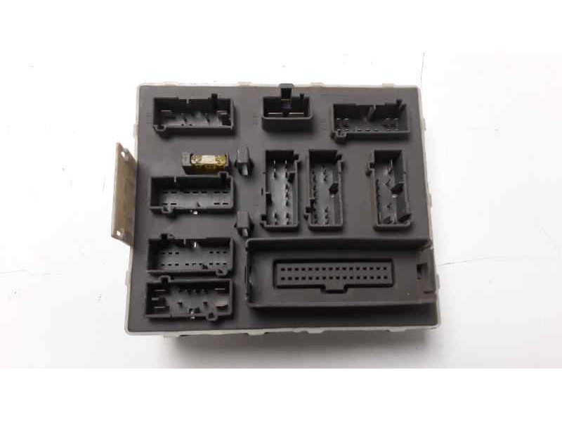 Recambio de caja reles / fusibles para ford focus berlina (cak) ambiente referencia OEM IAM CAJARELES/FUSIBLES  136/M