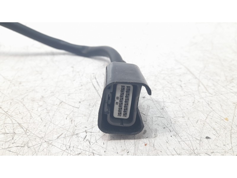 Recambio de piña luces izquierda para honda cb125 r referencia OEM IAM 35200K98E01  