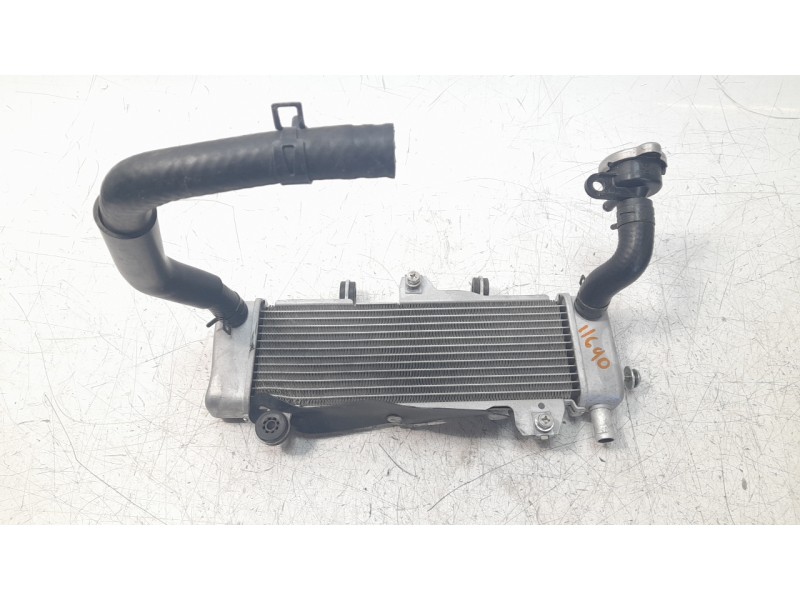 Recambio de radiador agua para honda cb125 r referencia OEM IAM 19010K94T01  