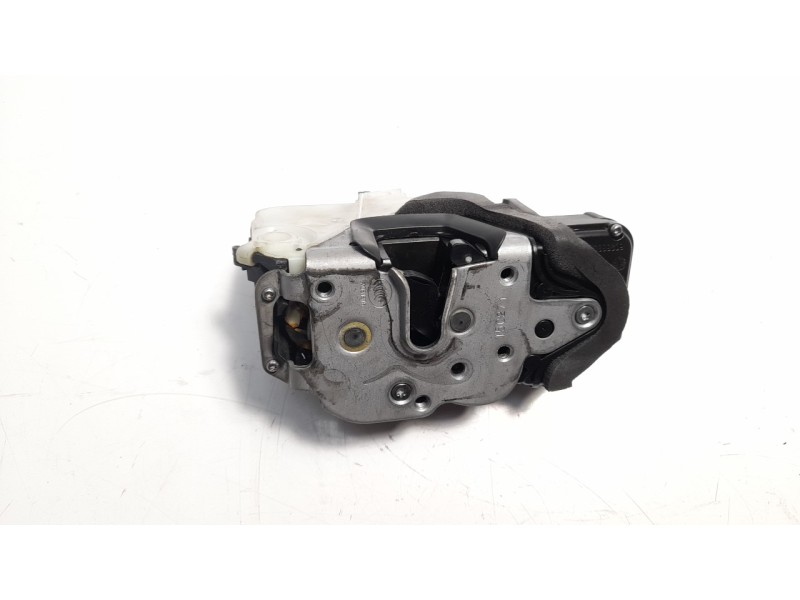 Recambio de cerradura puerta delantera derecha para opel insignia berlina selective referencia OEM IAM 133736  