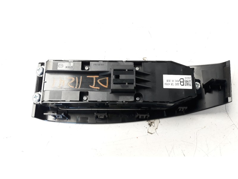 Recambio de mando elevalunas delantero izquierdo para mazda 3 berlina (bp) referencia OEM IAM BDMC66350B  