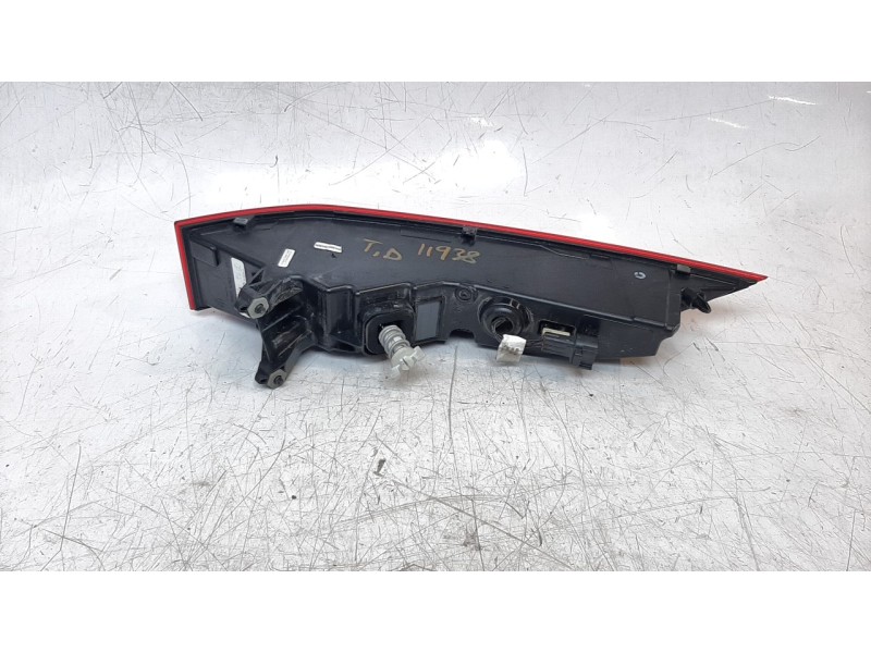 Recambio de piloto trasero derecho para jaguar f-pace 300 sport awd referencia OEM IAM HK8313404  