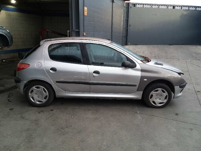 peugeot 206 berlina del año 2002