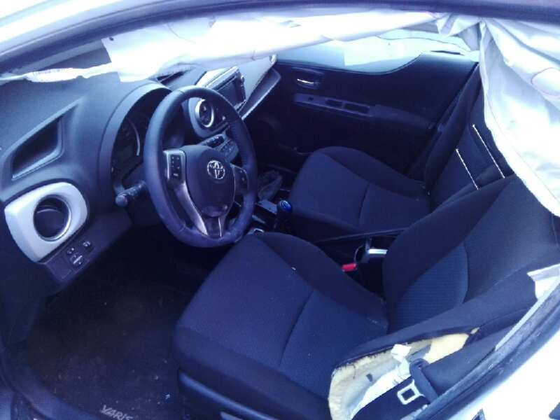 toyota yaris del año 2013