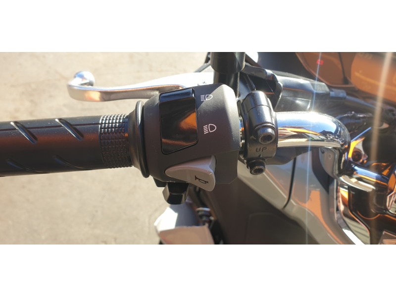 Recambio de piña luces izquierda para honda pcx 125 pcx 125 referencia OEM IAM 35200K1YD12  