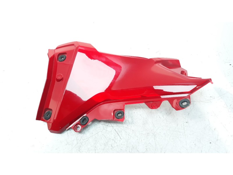 Recambio de moldura para honda nc 750 nc 750 x referencia OEM IAM 83621MKWD000  