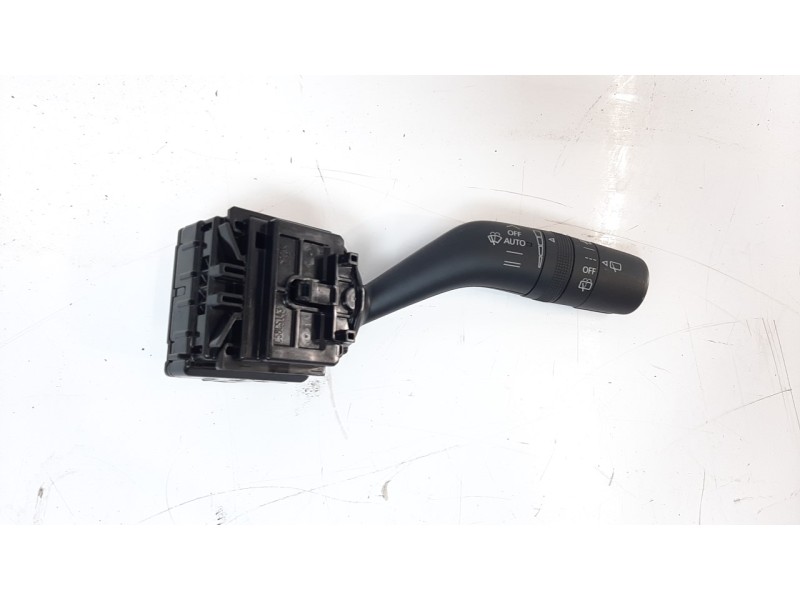 Recambio de mando limpia para mazda 3 berlina (bp) referencia OEM IAM BDENA21513  