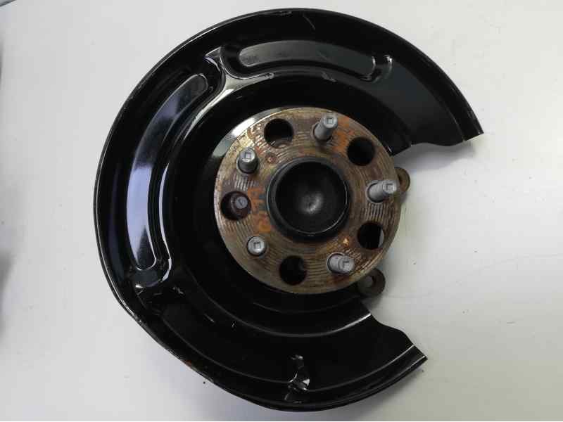 Recambio de mangueta trasera izquierda para toyota lexus ct 200h referencia OEM IAM   