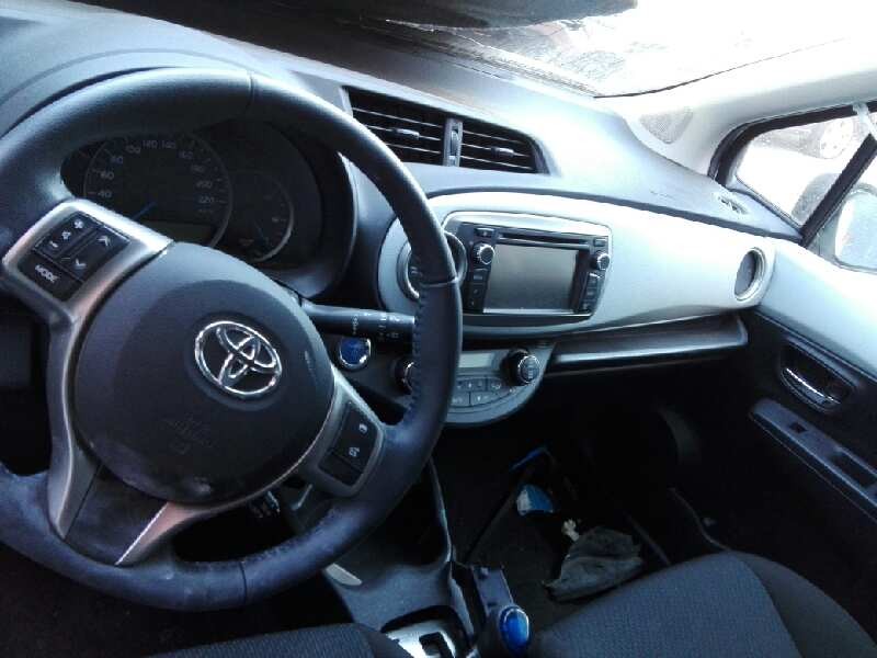 toyota yaris del año 2013