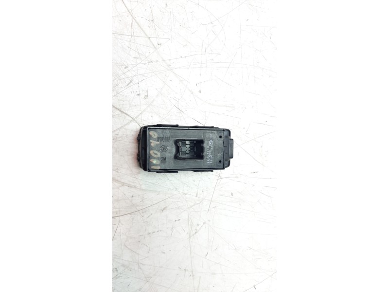 Recambio de mando elevalunas trasero derecho para opel insignia berlina selective referencia OEM IAM 22915110  