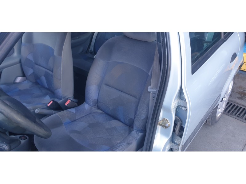 renault clio ii fase i (b/cbo) del año 2001