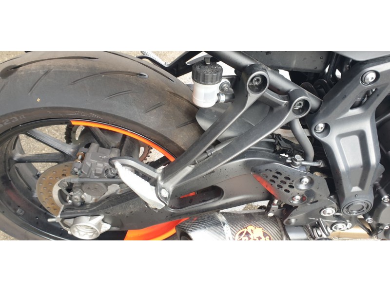 Recambio de estribera derecha para yamaha mt -07 referencia OEM IAM B7N2744100  